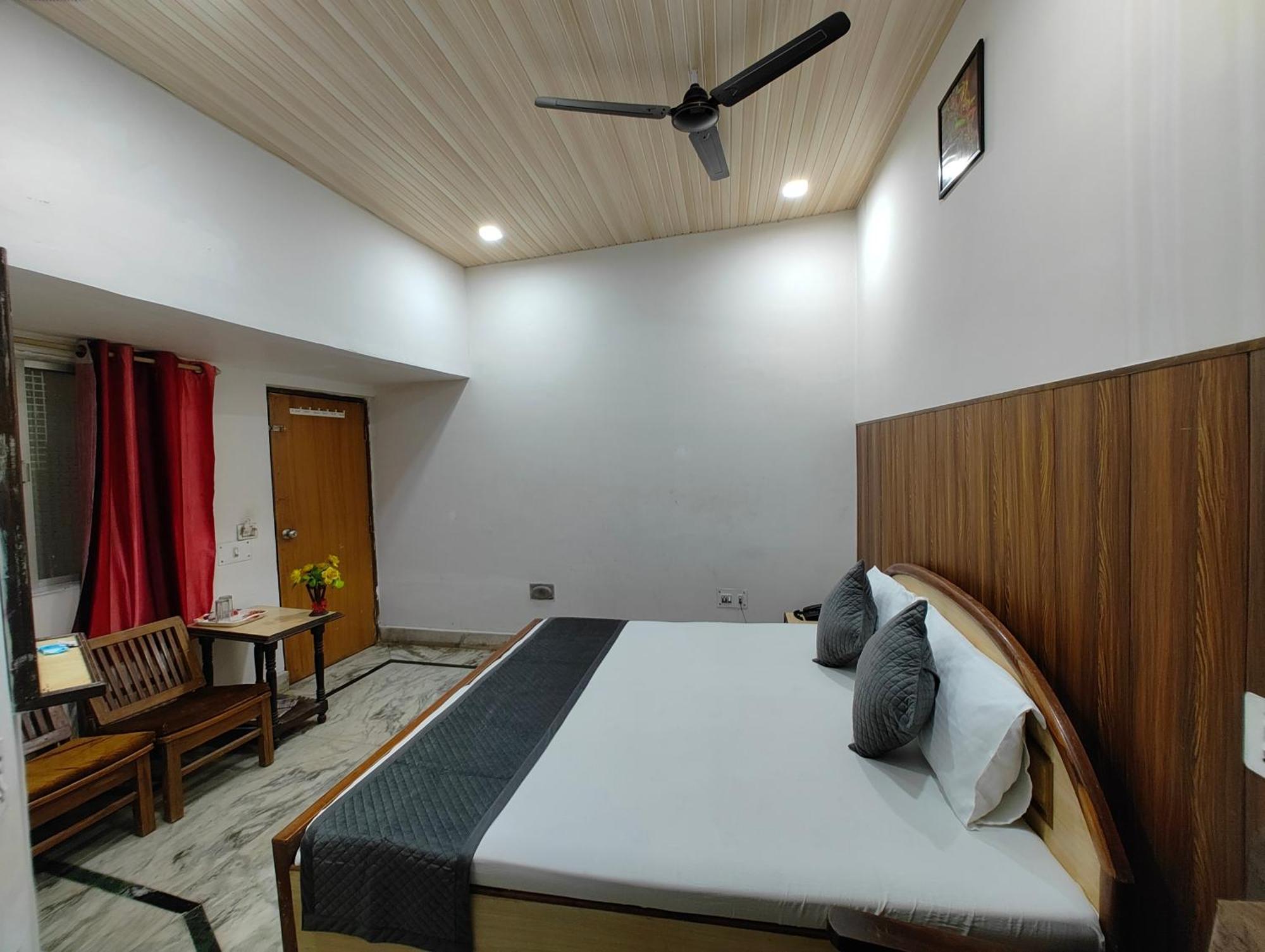 Swarajya Palace Hotel Agra (Uttar Pradesh)